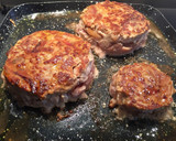 Foto del paso 9 de la receta: Hamburguesa de lomo con cebolla y queso de cabra