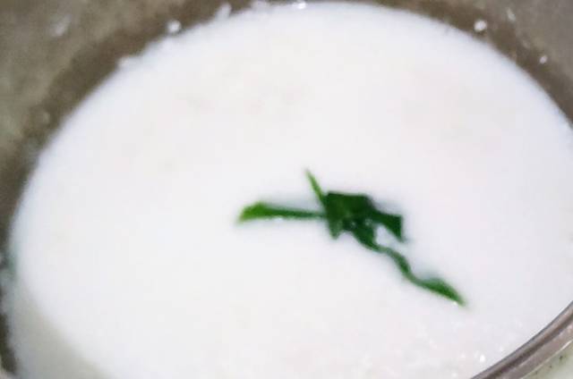 Langkah-langkah untuk membuat Resep Talam Ketan Sarikaya Pandan Cara Rice Cooker