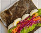Foto langkah ke 5 dari resep Veggie Salad Roll with Saffron Tzatziki Sauce.