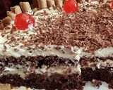Φωτογραφία βήματος 10 της συνταγής Black Forest με γλυκό του κουταλιού δαμάσκηνο