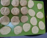 Foto langkah ke 1 dari resep Donat crispy.