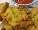 Foto langkah ke 6 dari resep Bakwan kentang bilis/ teri nasi.