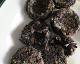 A picture of step 5 of Goat Cheese and Blood Sausage Toasts with Caramelized Onion.
