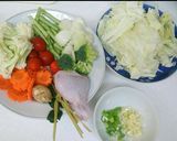 Foto langkah ke 1 dari resep Sup Ayam Simpel 🍲.