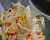 Foto langkah ke 3 dari resep Tumis Jamur Tiram Jagung Pedas.