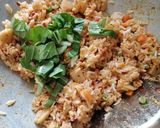 Gambar langkah 6 resipi Nasi Goreng Chicken Chop.