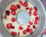 Foto del paso 3 de la receta: Torta esponjosa con frutillas 🍓🍓