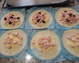 Foto del paso 4 de la receta: Empanada individual de pavo con bacon y queso