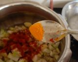 A picture of step 4 of Lauki ki sabzi.