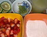 A picture of step 1 of Strawberry lemonade.
