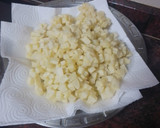 Foto del paso 1 de la receta: Tortilla de papas con cebolla, espinacas y jamón serrano