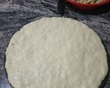 A picture of step 5 of Cheesy chicken pizza.