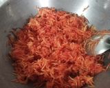 गाजराचा हलवा रेसपी (gajaracha halwa recipe in marathi) रेसिपी स्टेप 2 फोटो 