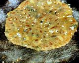 A picture of step 3 of Maharastrian Methi Thalipeeth.