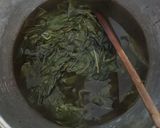 Foto langkah ke 1 dari resep Gulai Daun singkong.