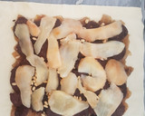 Foto del paso 8 de la receta: Hojaldre de pera, cebolla caramelizada y morcilla negra