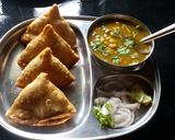 A picture of step 3 of Crispy halwai style khasta samosa chole.