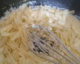 A picture of step 3 of Cheesey chicken pasta.