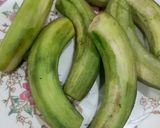 A picture of step 1 of Raw banana chips.