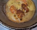 A picture of step 1 of Prawn Besaro.