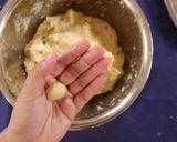 Foto langkah ke 9 dari resep Resep & Cara Membuat Kue Garpu Bawang yang gurih dan renyah.