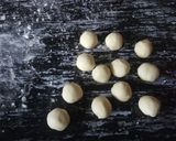 Foto langkah ke 3 dari resep Kulit Lumpia, metode gilas.