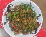 Foto langkah ke 4 dari resep Tumis Oncom Kemangi.