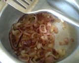 A picture of step 4 of Onion soup with cheddar cheese.