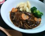 A picture of step 7 of Mushroom Demi-Glace Sauce Omurice.