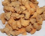 Foto langkah ke 5 dari resep Crispy Korean Chicken Popcorn with Honey Sesame Sauce.
