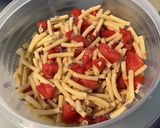 Une image de l'étape 7 de Salade de pâtes aux tomates,laitue tricolore et fleurs de ciboulette (sauce au melfor).