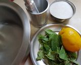 A picture of step 1 of Lemon popsicles.