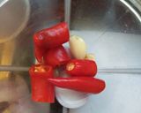 A picture of step 2 of Spicy stir fry squids with Lime.