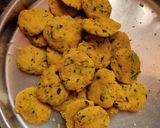 પાલક મેથી મસાલા પૂરી (Palak Methi Masala Poori Recipe In Gujarati) રેસીપી સ્ટેપ3ફોટો