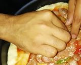 صورة لخطوة 5 من وصفة بيتزا 🍕 بالعجينة الأصلية الايطالية 😋🇮🇹