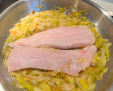 Foto del paso 4 de la receta: Filetes de merluza en salsa de puerros