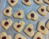 Foto del paso 3 de la receta: Galletitas con corazón de mermelada (para San Valentín)
