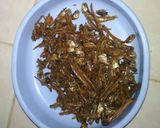 Foto langkah ke 2 dari resep Kering tempe kacang teri pedas manis.