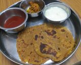 बची हुई दाल और आलू की सब्जी का पराठा (dal aloo sabji paratha recipe in hindi) रेसिपी चरण 3 फोटो
