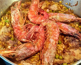 Foto del paso 9 de la receta: Arroz integral con conejo y gambones