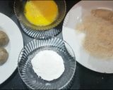 A picture of step 4 of Fried chicken balls.