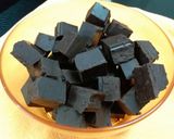 A picture of step 1 of Nuts and Raisins Dark Chocolate.