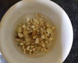 A picture of step 2 of Poyodhi #spiceweek1 cardamom.