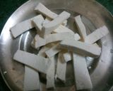 A picture of step 1 of Instant paneer capsicum ki sabji.