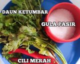 Gambar langkah 1 resipi Salad Timun Thai.