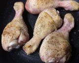 Foto del passaggio 2 della ricetta Pollo con rosmarino e aceto balsamico