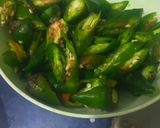 Foto langkah ke 1 dari resep Telur Ceplok Cabe Hijau.