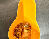 Foto del paso 1 de la receta: Calabaza estilo hasselback con crema de queso feta 🎃