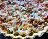 Foto del paso 5 de la receta: Tarta de pollo y verduras 🐥🌶️🫛con masa de maíz🌽