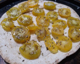 Foto del paso 1 de la receta: Pizzeta en pan árabe o pan pita
